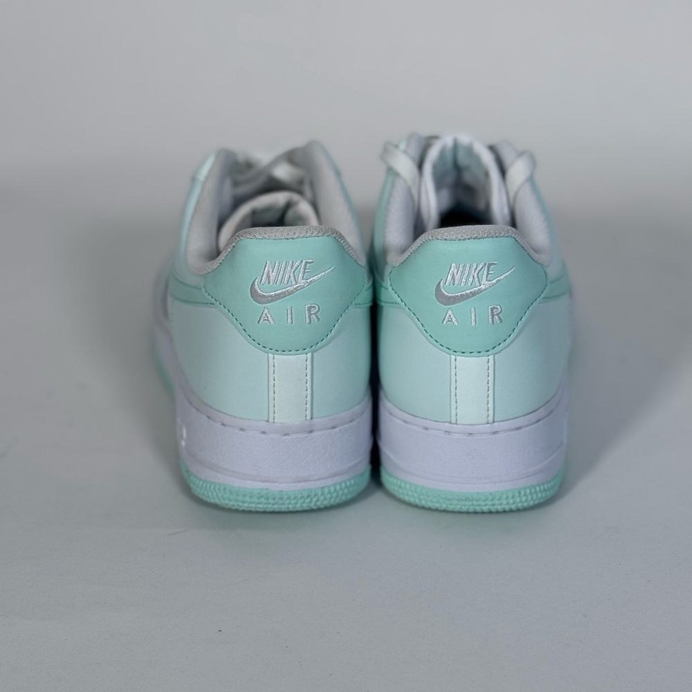 NWOB Nike Air Force 1 07 Men's - Picture 6 of 7